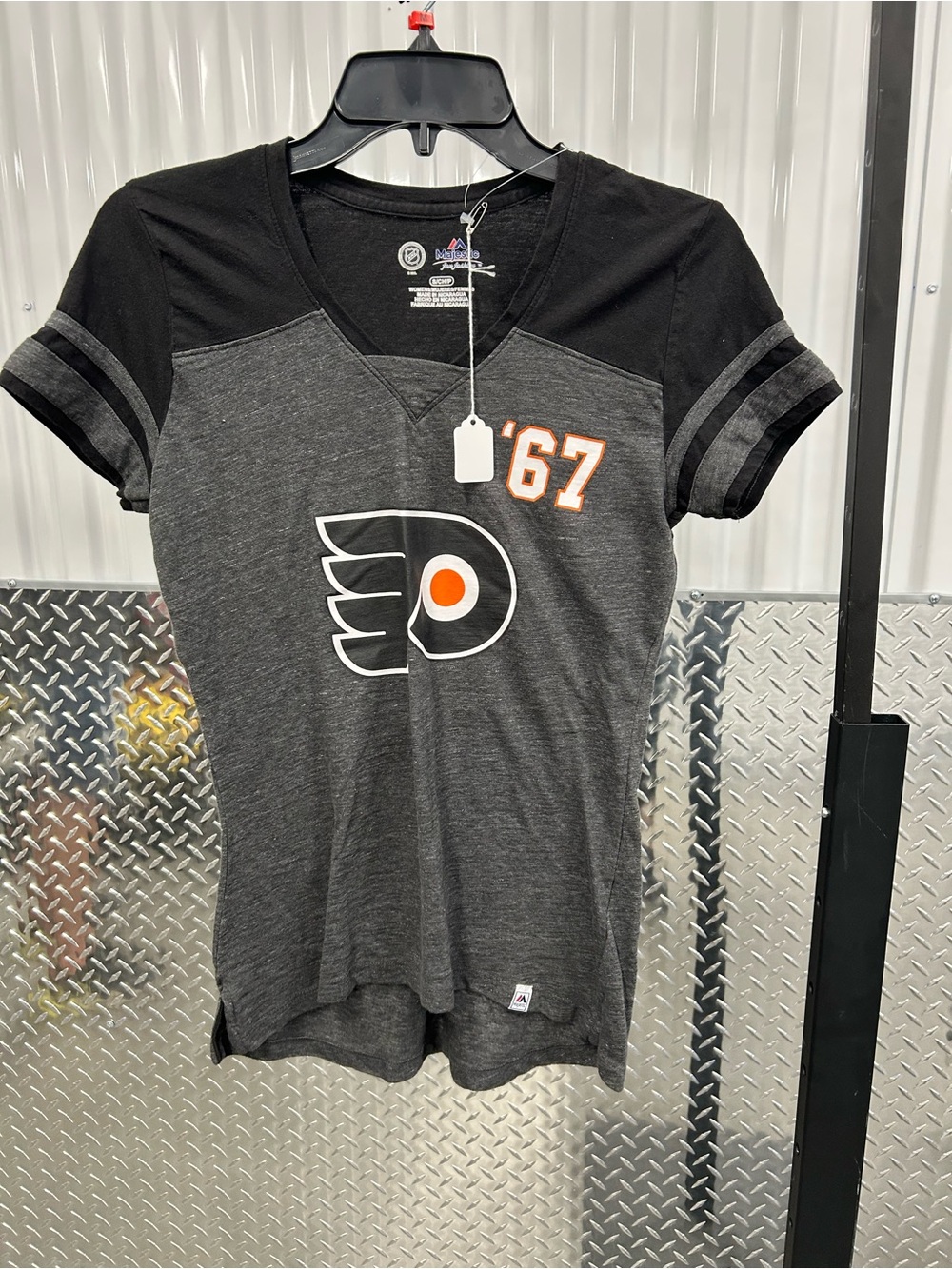 Philly Flyers '67 Womens Short Sleeve V-Neck Tee - Charcoal/Black